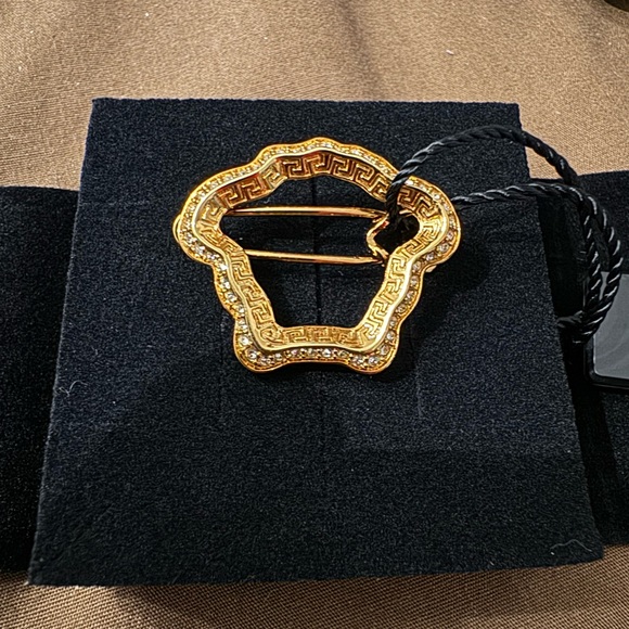 Versace Gold Tone Medusa Hair Clip NWT - Picture 5 of 5